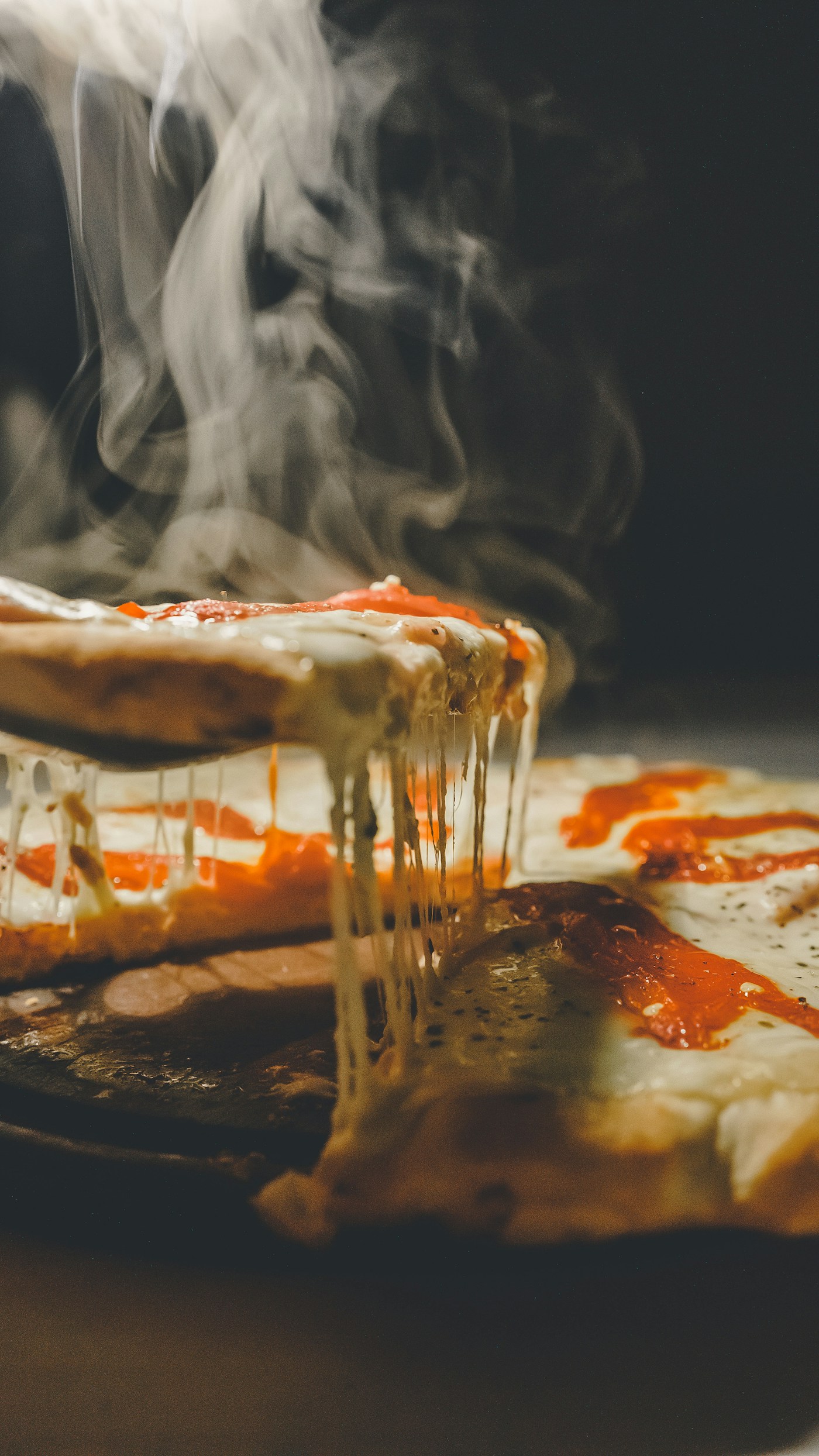 Pâte à pizza pétrie à la main